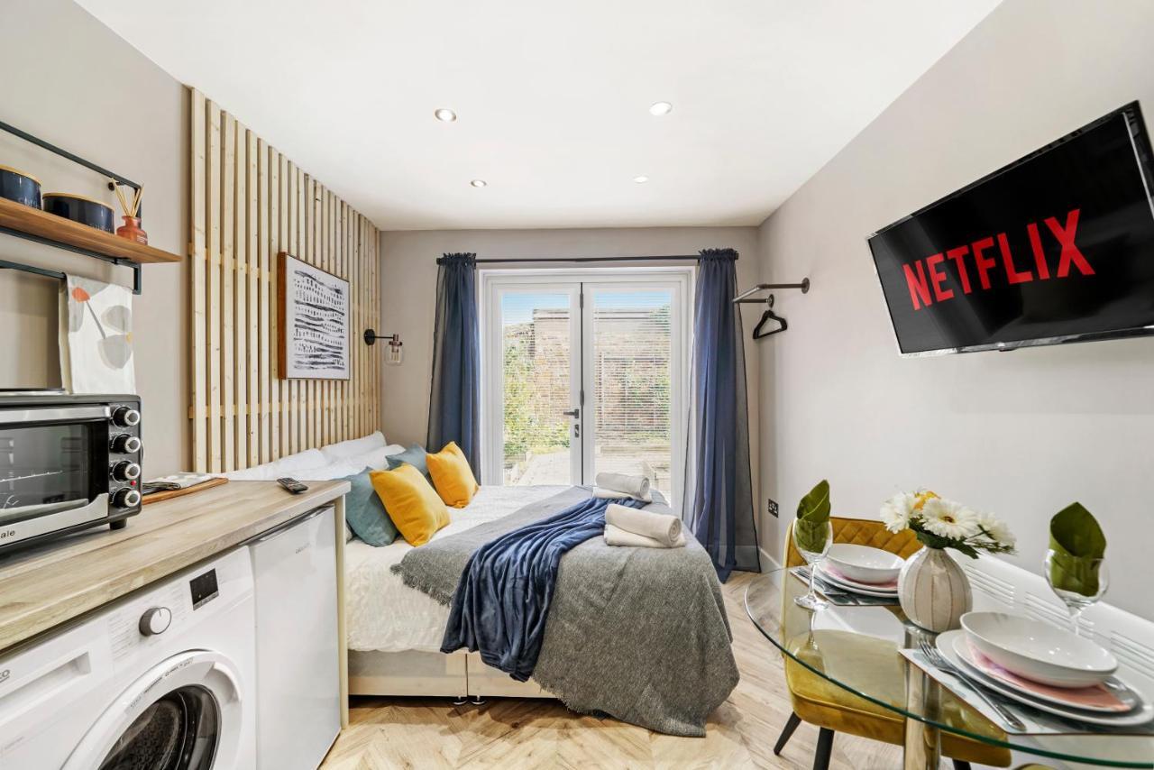 Stunning Heathrow Studios - Parking - Garden Londres Exterior foto