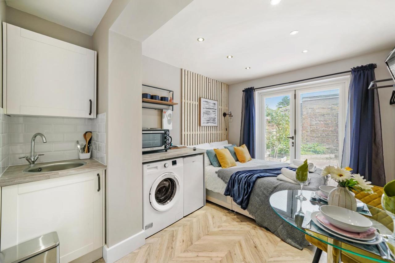 Stunning Heathrow Studios - Parking - Garden Londres Exterior foto