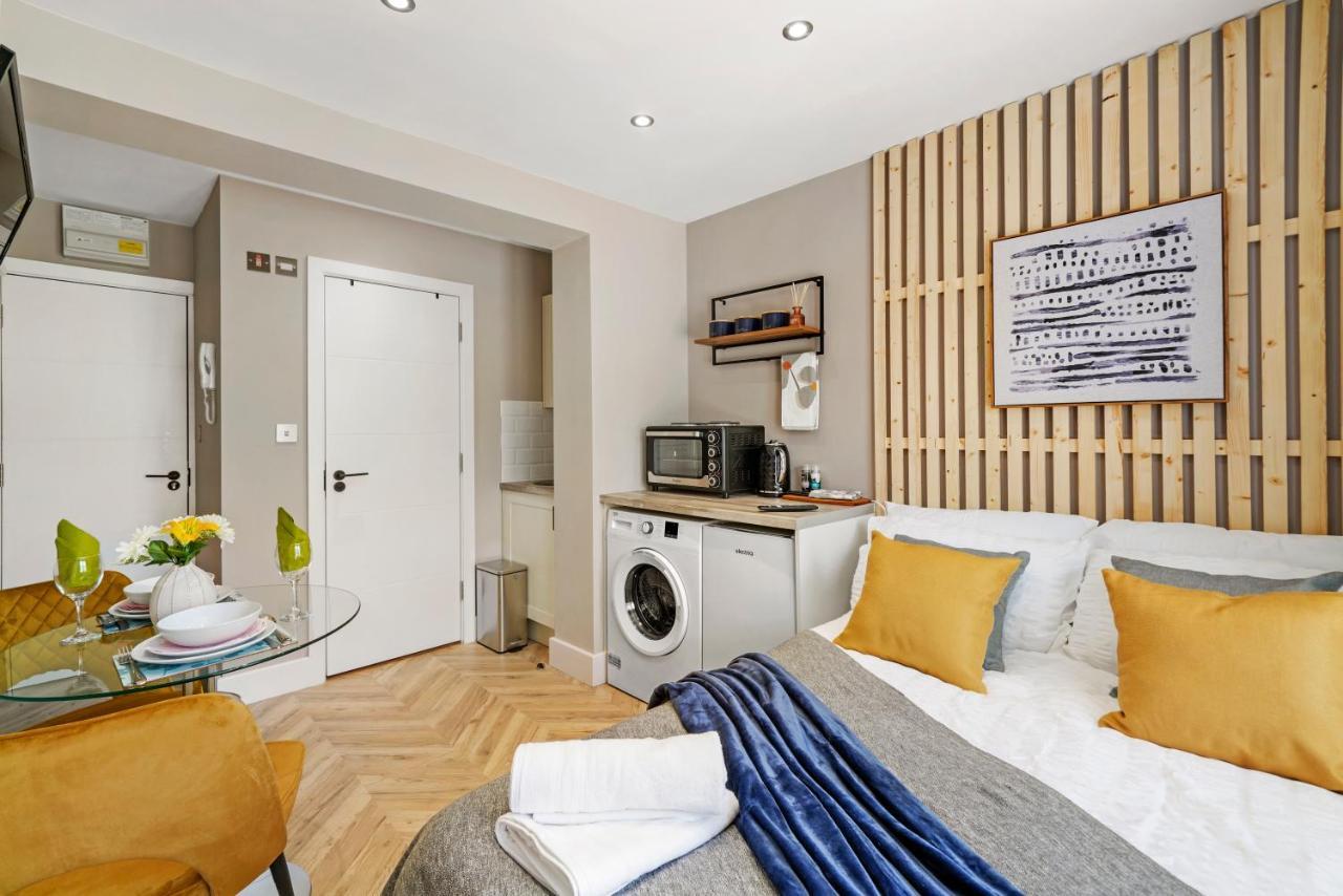 Stunning Heathrow Studios - Parking - Garden Londres Exterior foto