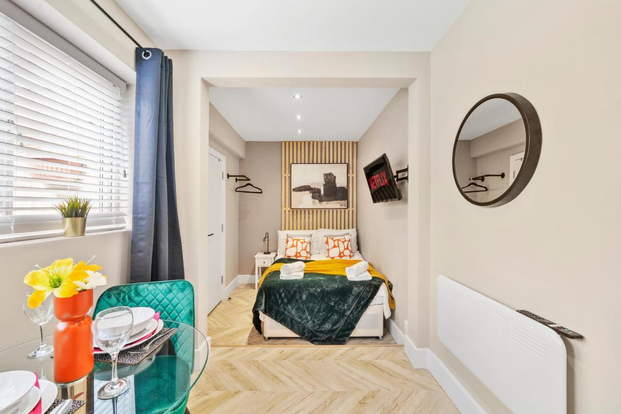 Stunning Heathrow Studios - Parking - Garden Londres Exterior foto