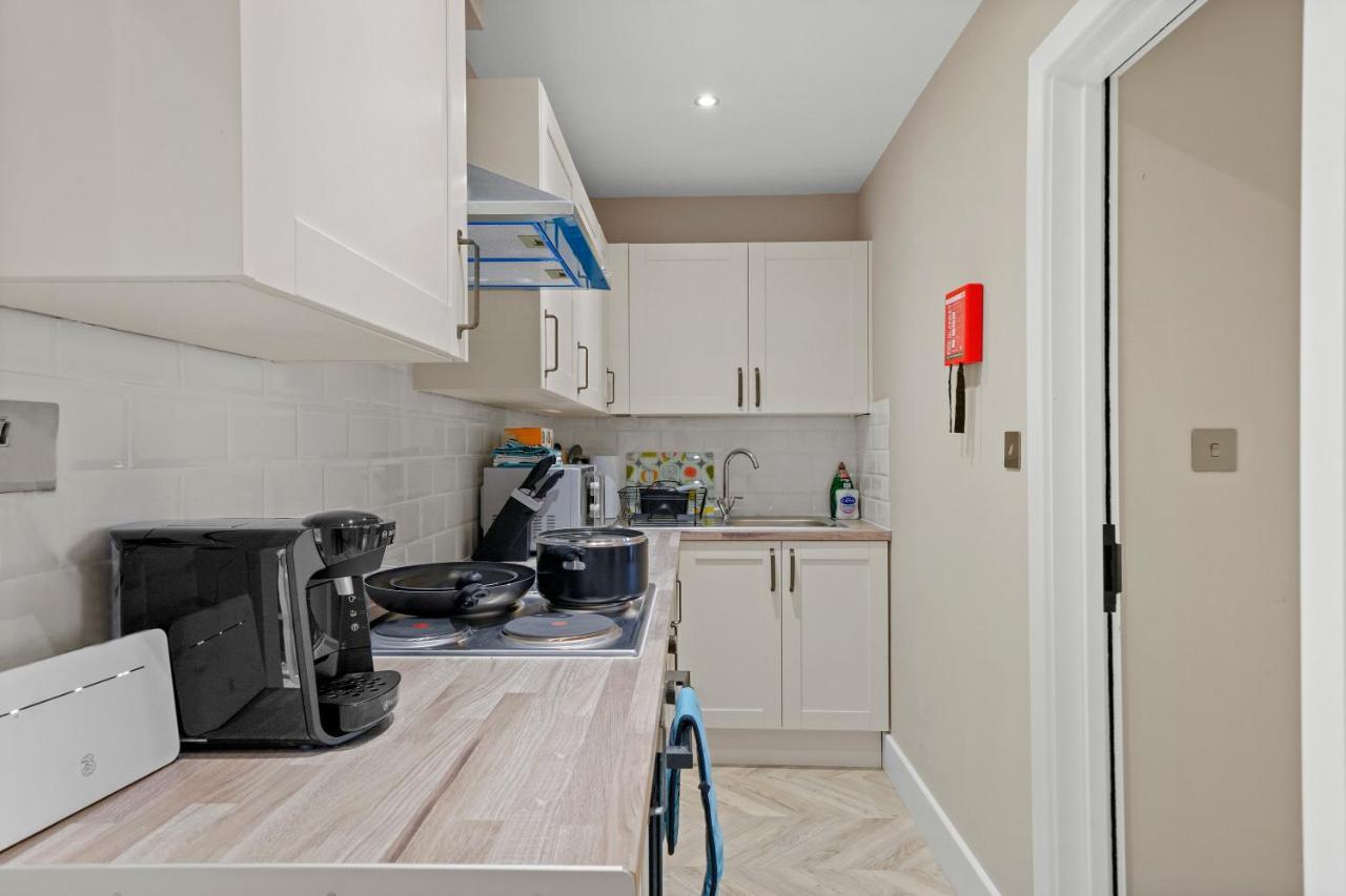 Stunning Heathrow Studios - Parking - Garden Londres Exterior foto