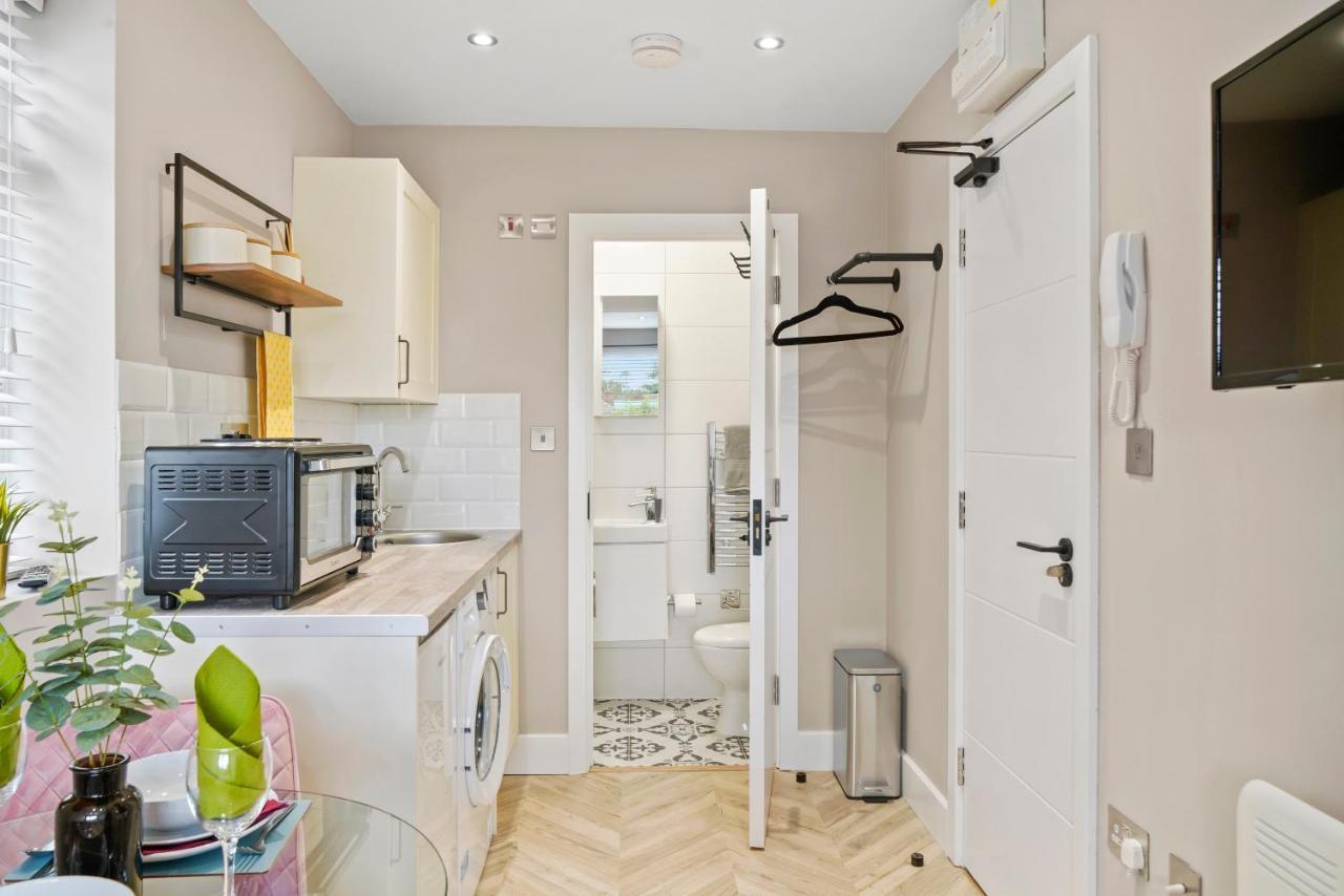 Stunning Heathrow Studios - Parking - Garden Londres Exterior foto